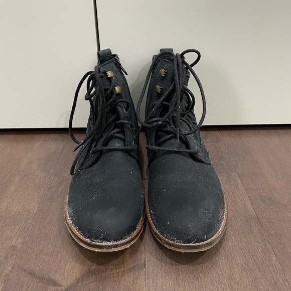 Steve Madden Boots - Picture 1 of 3